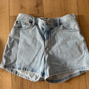 Abercrombie and Fitch Curve Love High Rise 4" Mom Short